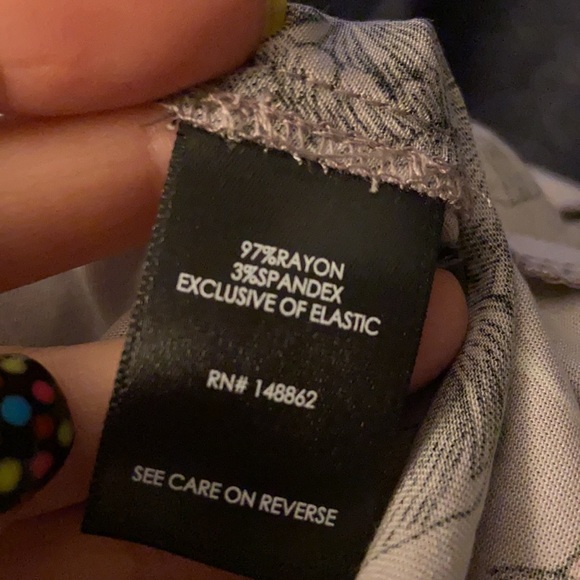 Nwt Torrid floral cropped jumpsuit - Picture 9 of 9